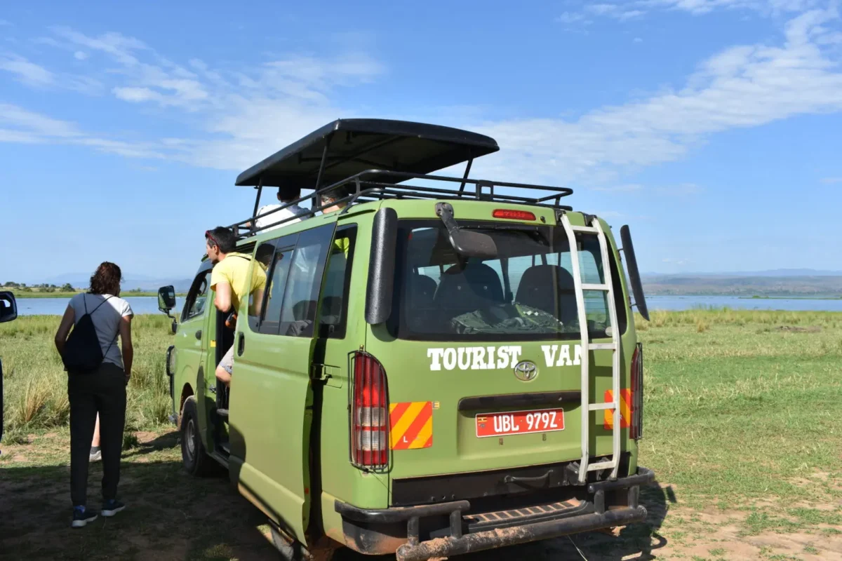 How do I travel from Kampala to Fort Portal?